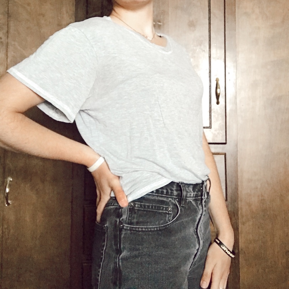 honey punch gray t shirt